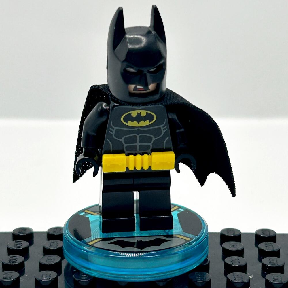LEGO Dimensions Black Suit BATMAN Minifigure Authentic - Picture 1 of 5